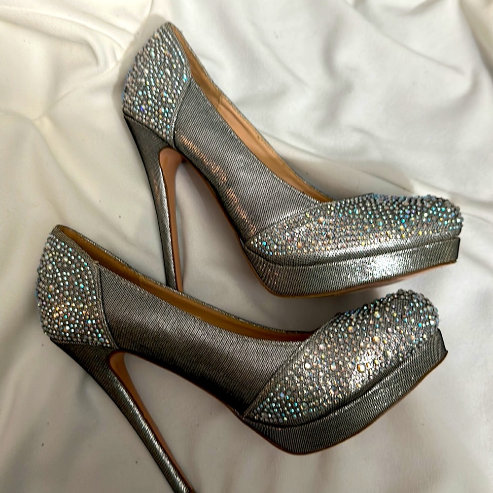 Heels - Picture 3 of 5